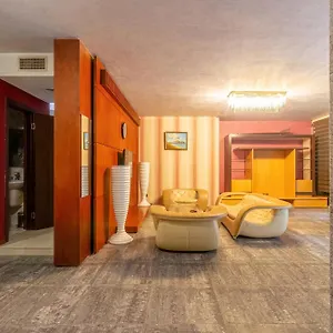 Deluxe Otel